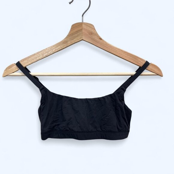 Skims black bralette pretty well worn but still a great basic size small price r - Picture 1 of 3